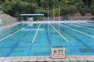 八頭町営隼プール