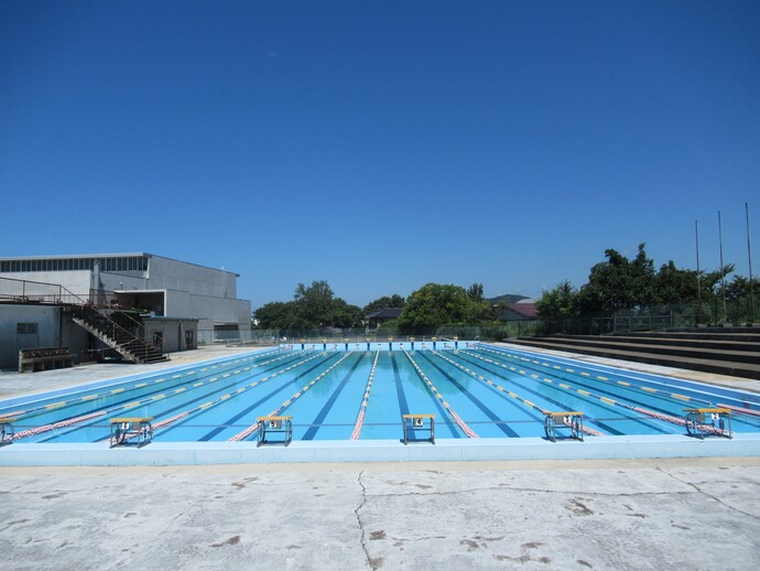 由利本荘市本荘プール