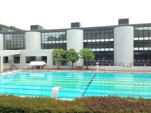 中央大学多摩キャンパス第一体育館エリア屋外プール