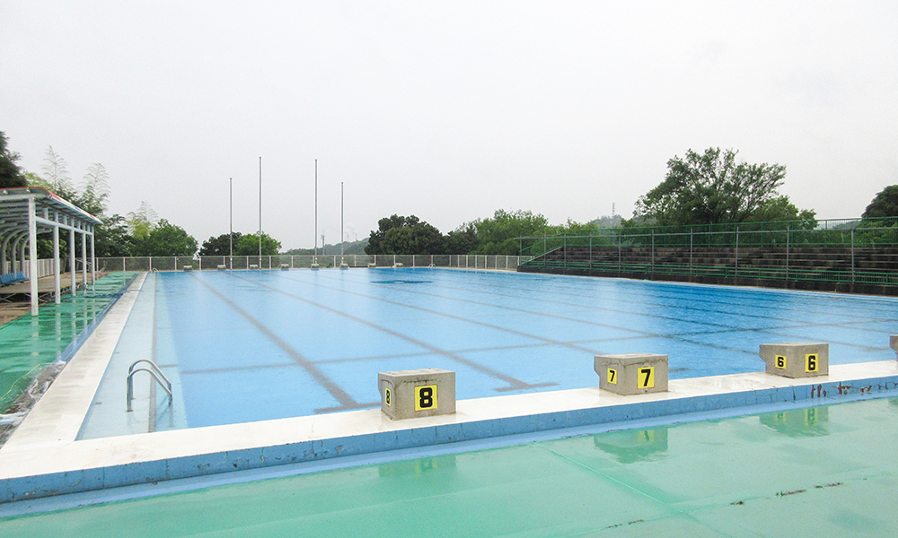 江津中央公園市民プール