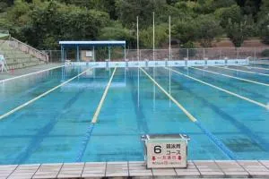 八頭町営隼プール
