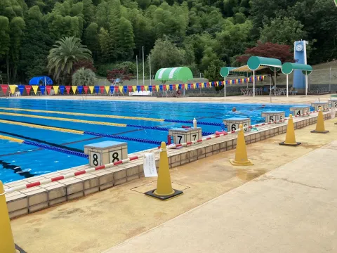 今治市営波方公園運動場プール