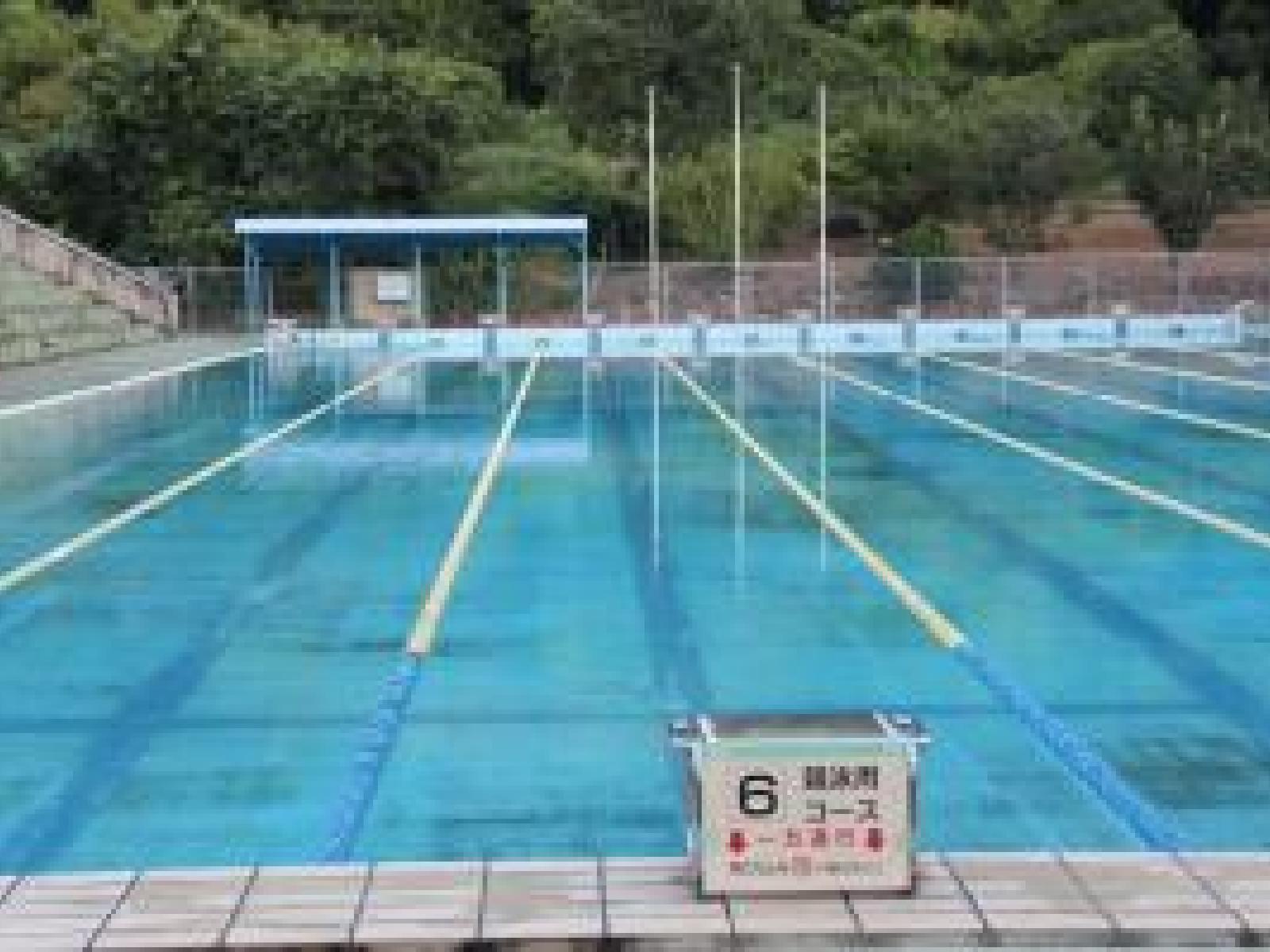 八頭町営隼プール