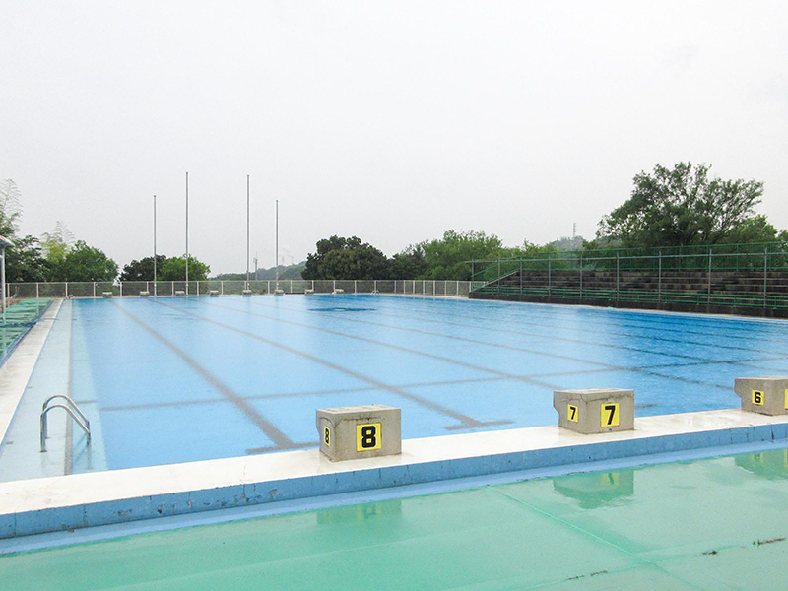 江津中央公園市民プール